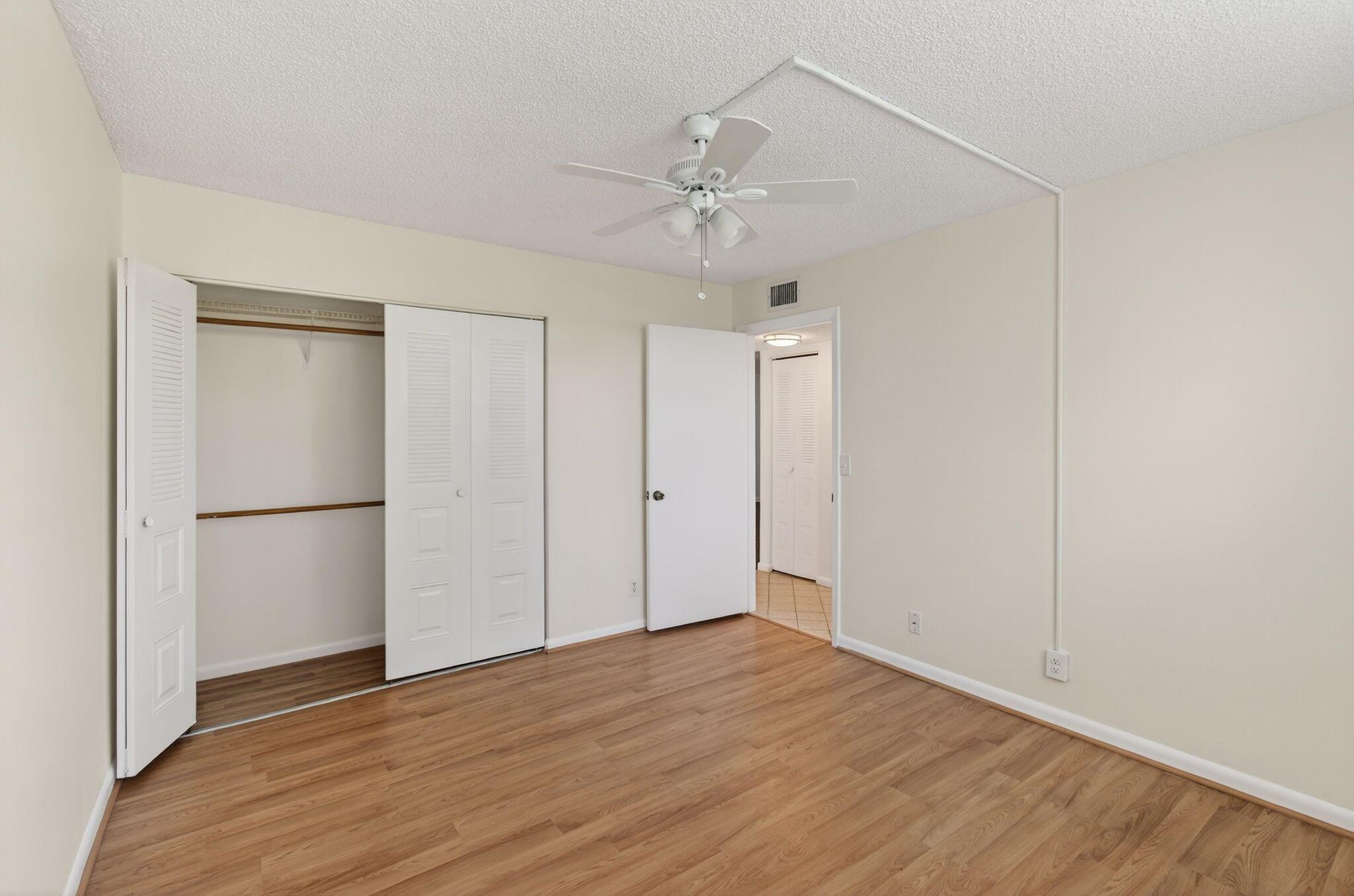 VILLAGES OF ORIOLE ABBEY - Residential Lease