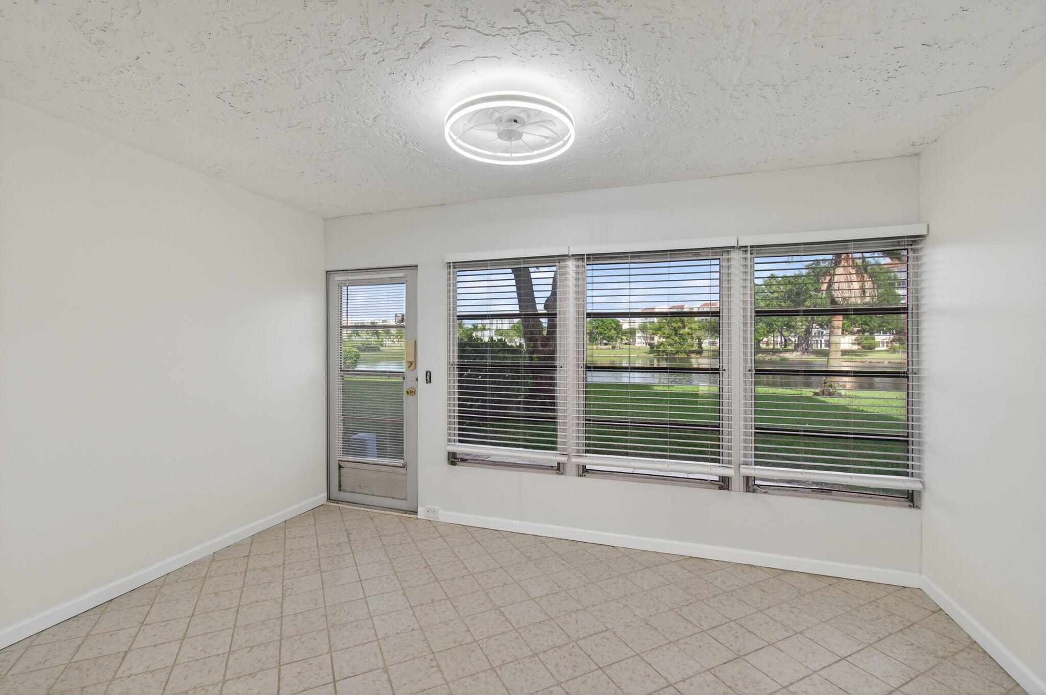 VILLAGES OF ORIOLE ABBEY - Residential Lease