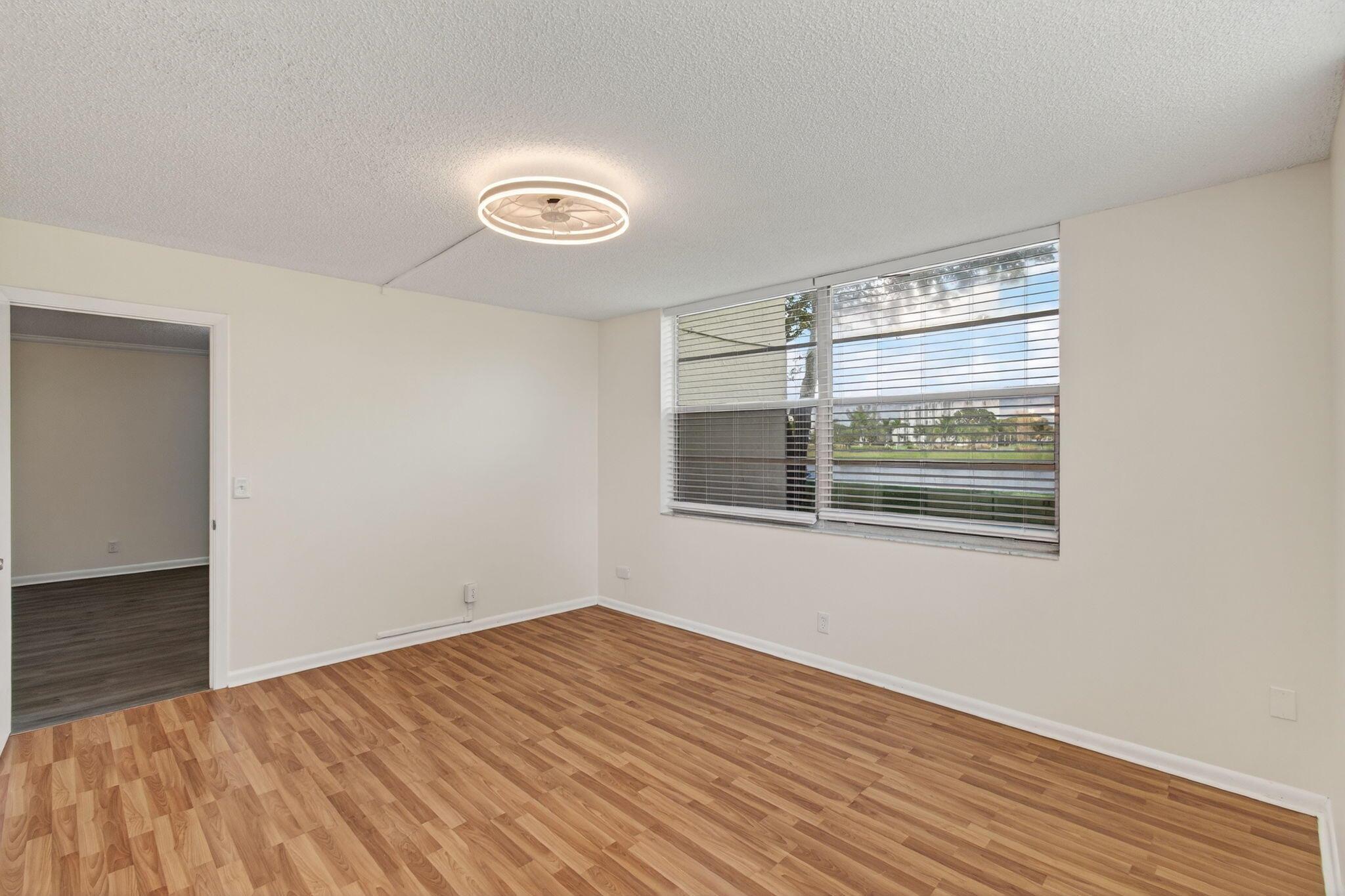 VILLAGES OF ORIOLE ABBEY - Residential Lease