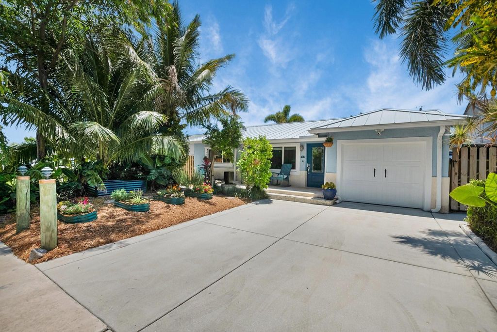Photo of 548 NW 55th Street, Boca Raton, FL 33487 (MLS # F10506836)