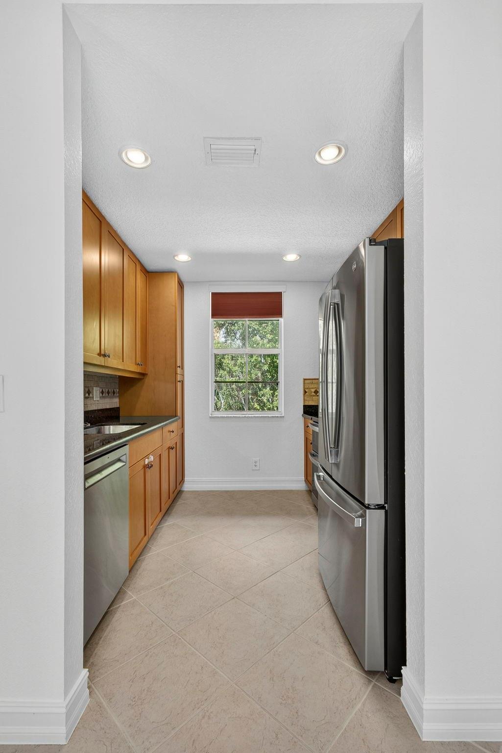 CONVENTION CENTER TH - Residential