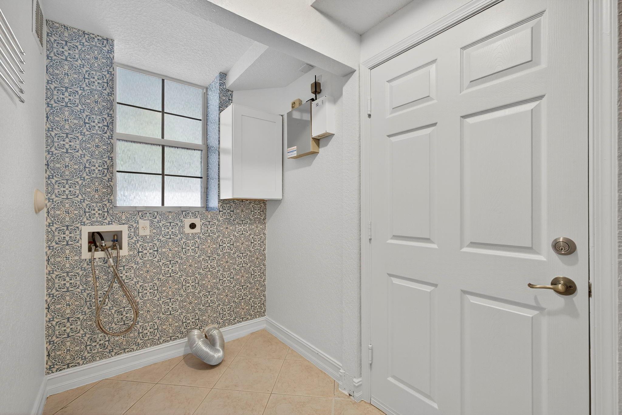 CONVENTION CENTER TH - Residential