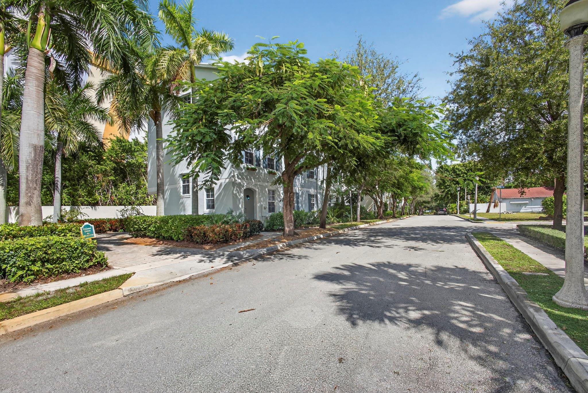 View photos, virtual tours, details... 709 N St