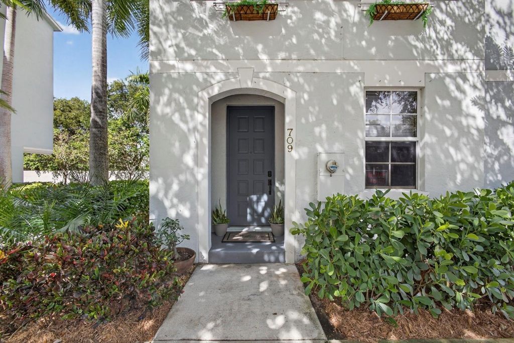 Photo of 709 N Street, West Palm Beach, FL 33401 (MLS # F10532608)