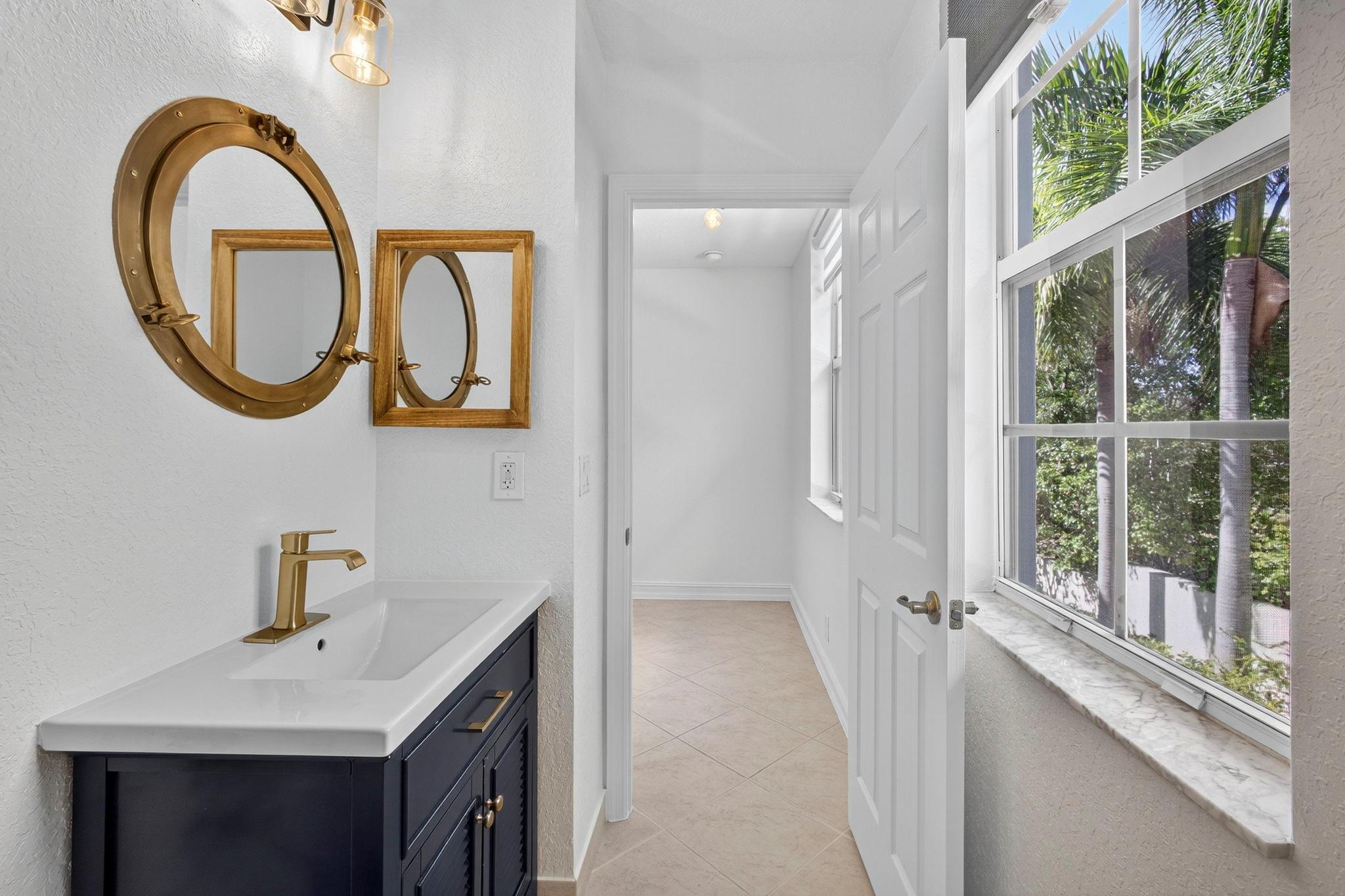 CONVENTION CENTER TH - Residential