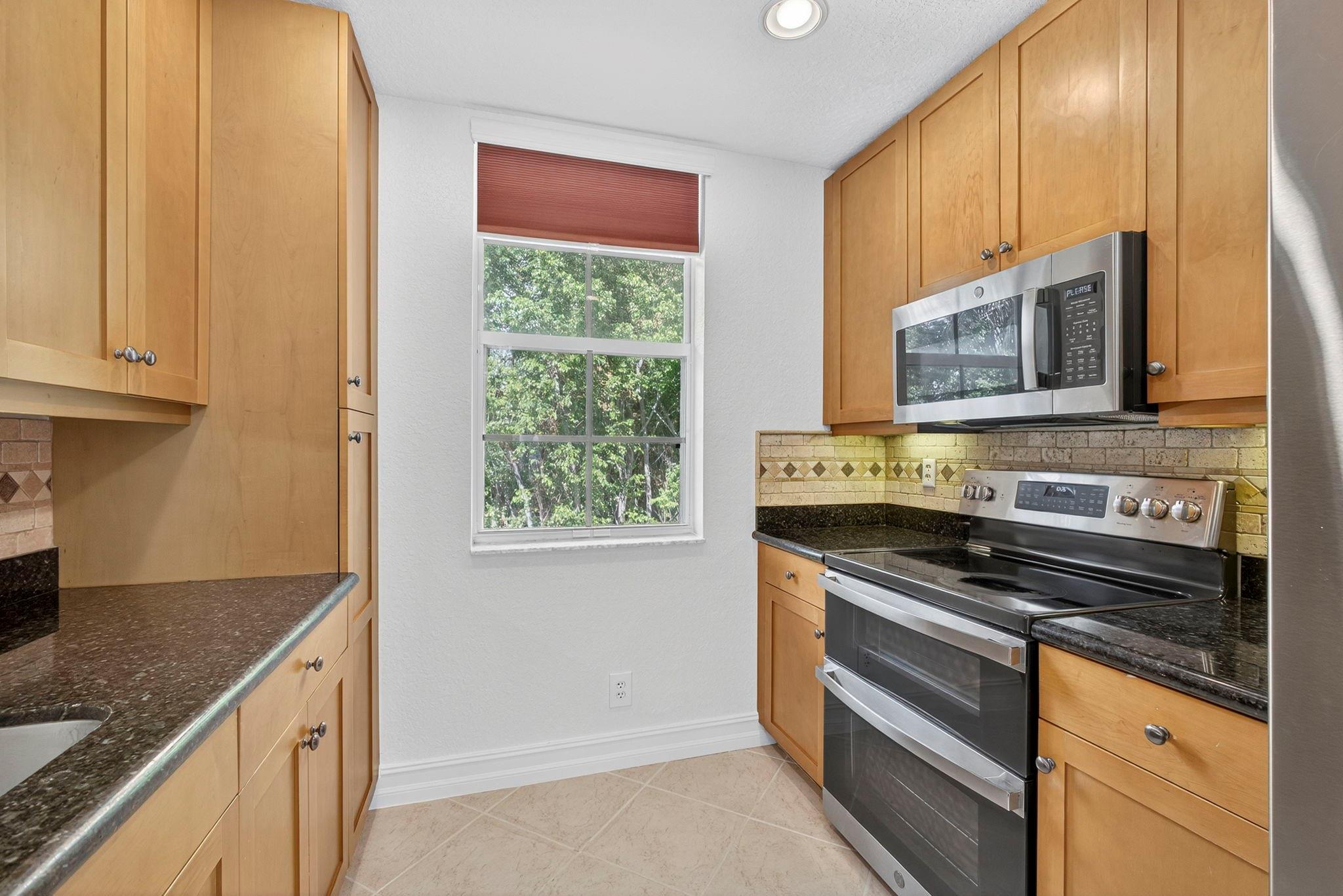 CONVENTION CENTER TH - Residential