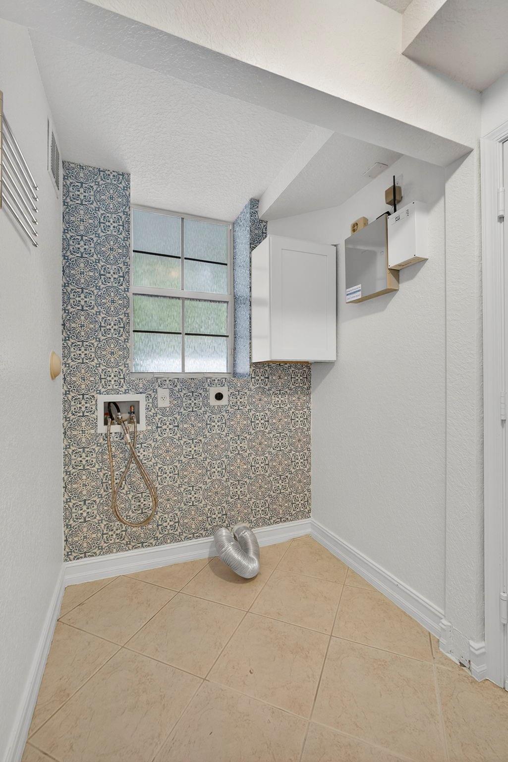 CONVENTION CENTER TH - Residential