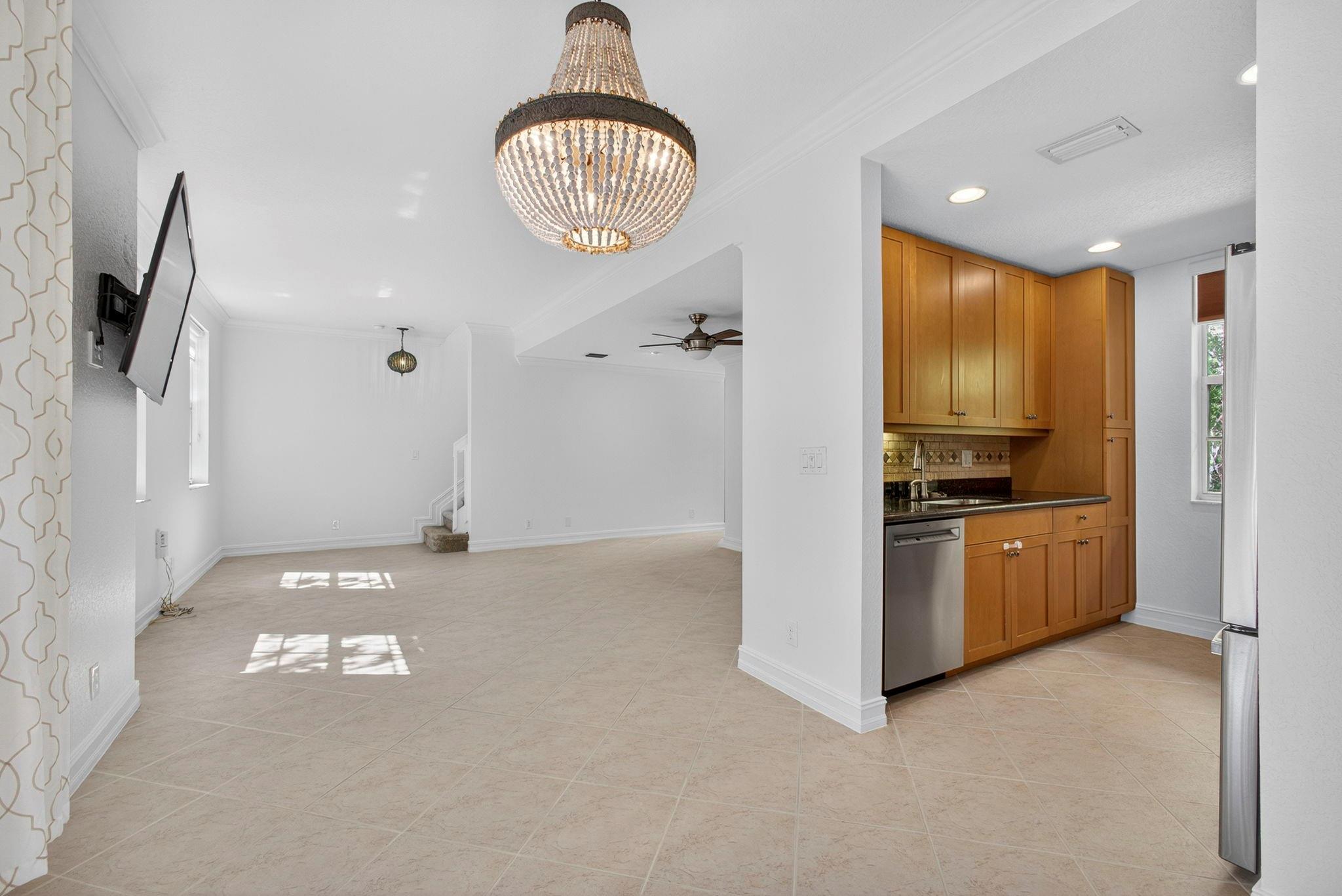 CONVENTION CENTER TH - Residential