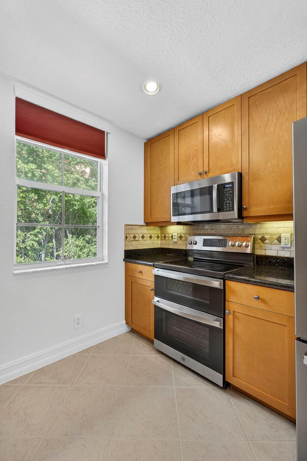 CONVENTION CENTER TH - Residential