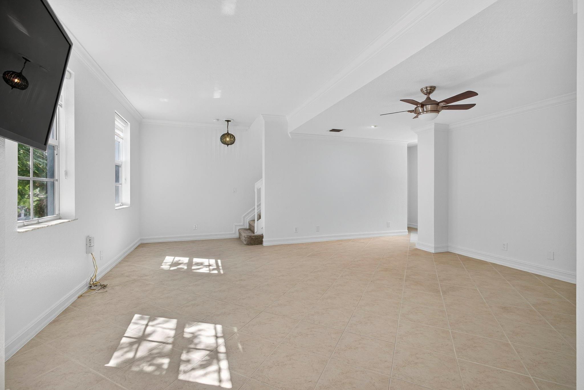 CONVENTION CENTER TH - Residential