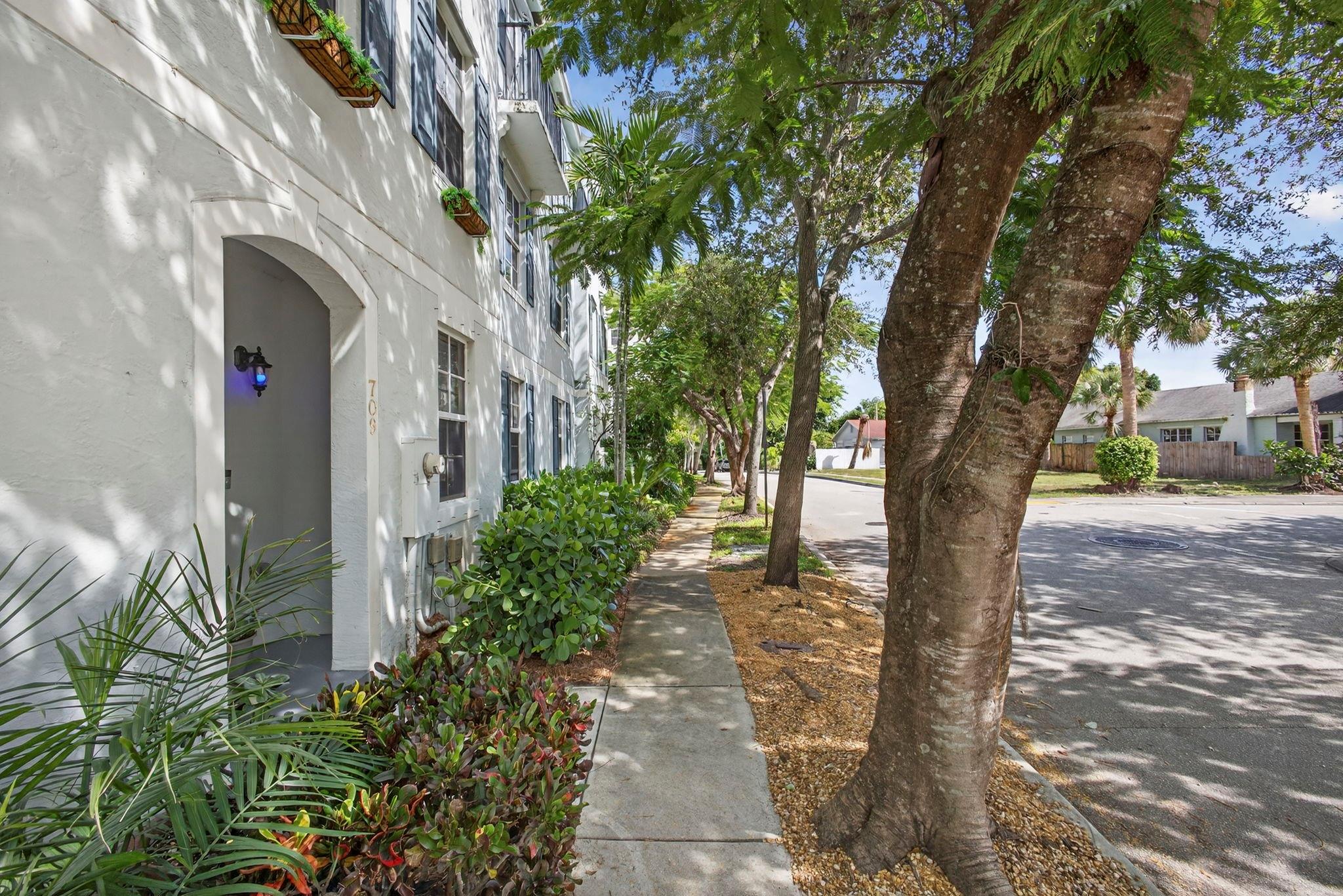 CONVENTION CENTER TH - Residential