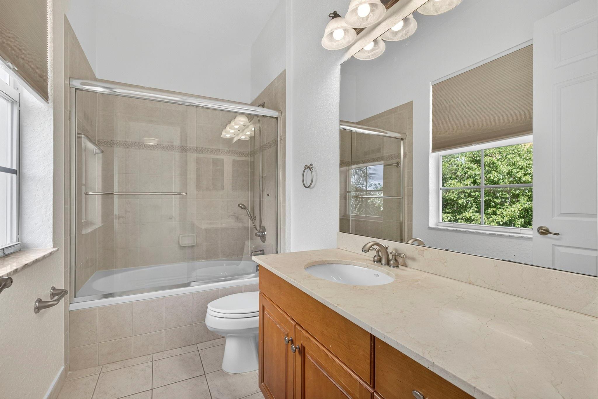 CONVENTION CENTER TH - Residential