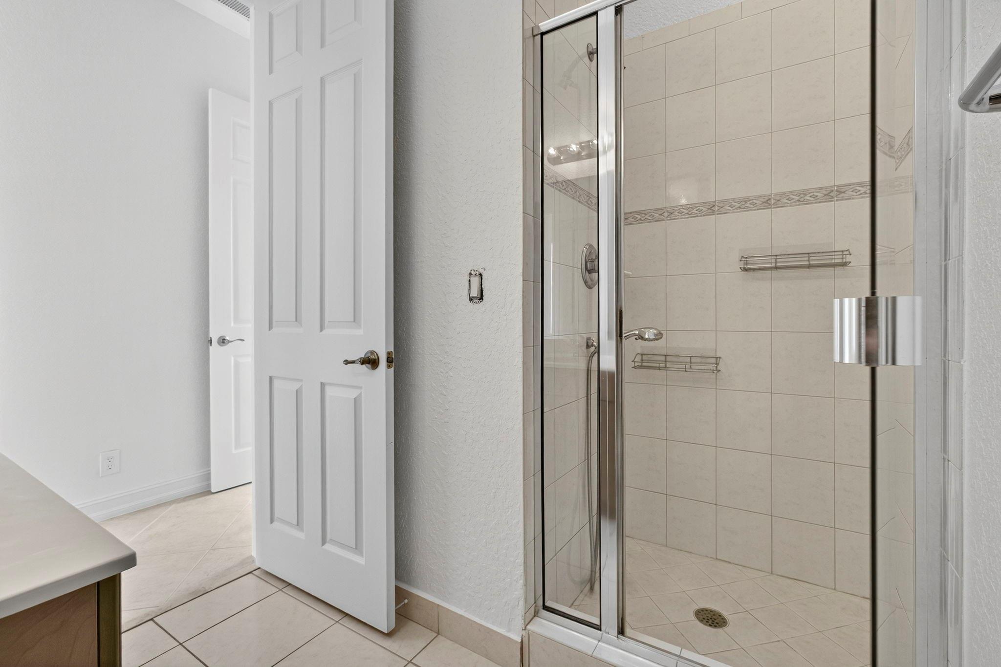 CONVENTION CENTER TH - Residential