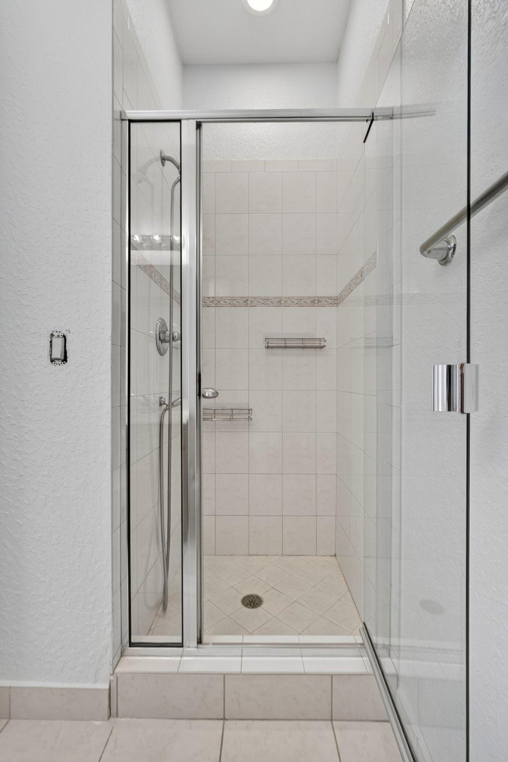 CONVENTION CENTER TH - Residential