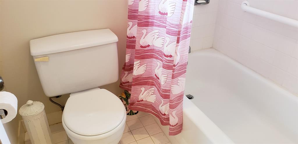 STRATHMORE GATE I UNIT TWO - Residential