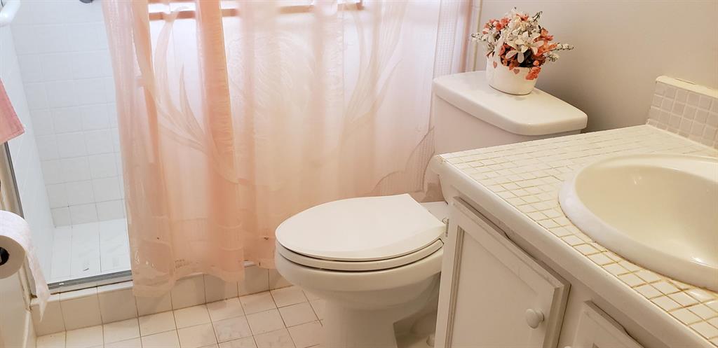 STRATHMORE GATE I UNIT TWO - Residential