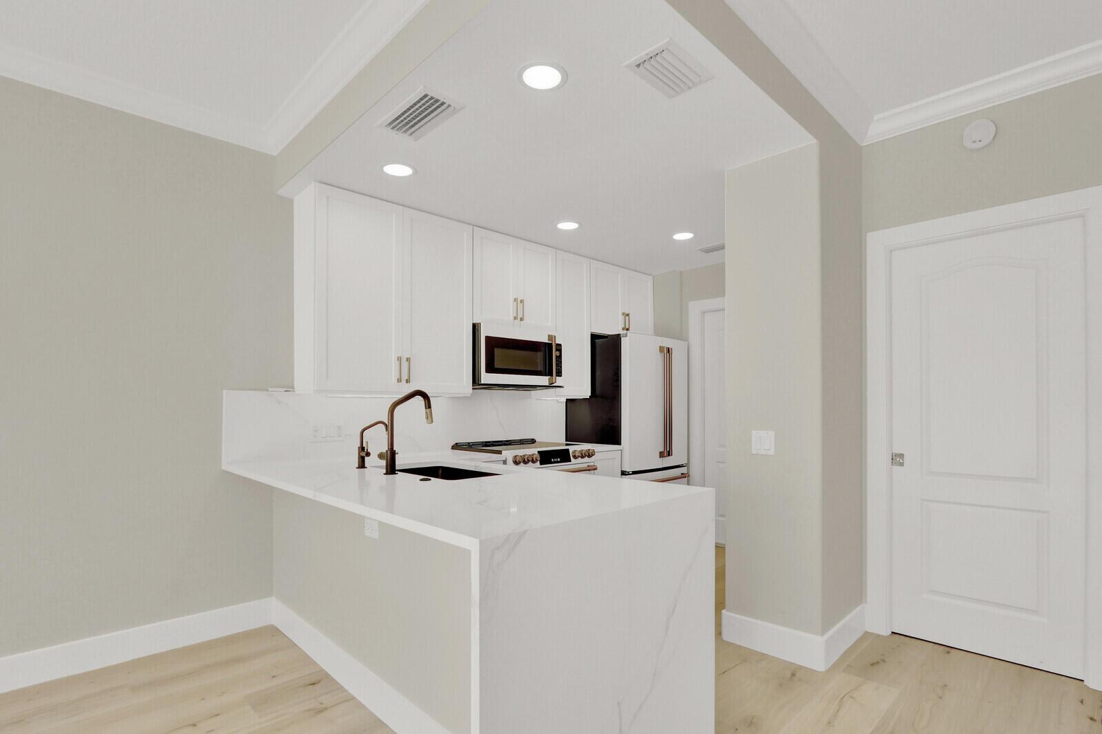 TEQUESTA OAKS - Residential Lease