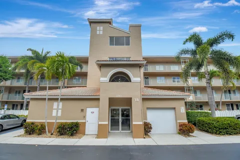 5749 Gemstone Court Unit 404, Boynton Beach, FL MLS: R11083389
