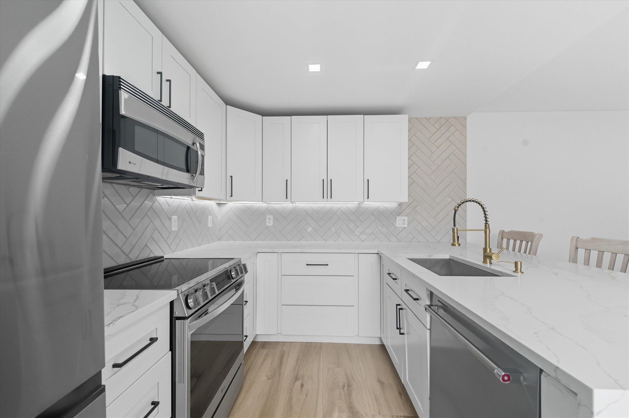 HERITAGE VILLAGE OF P B L - Residential