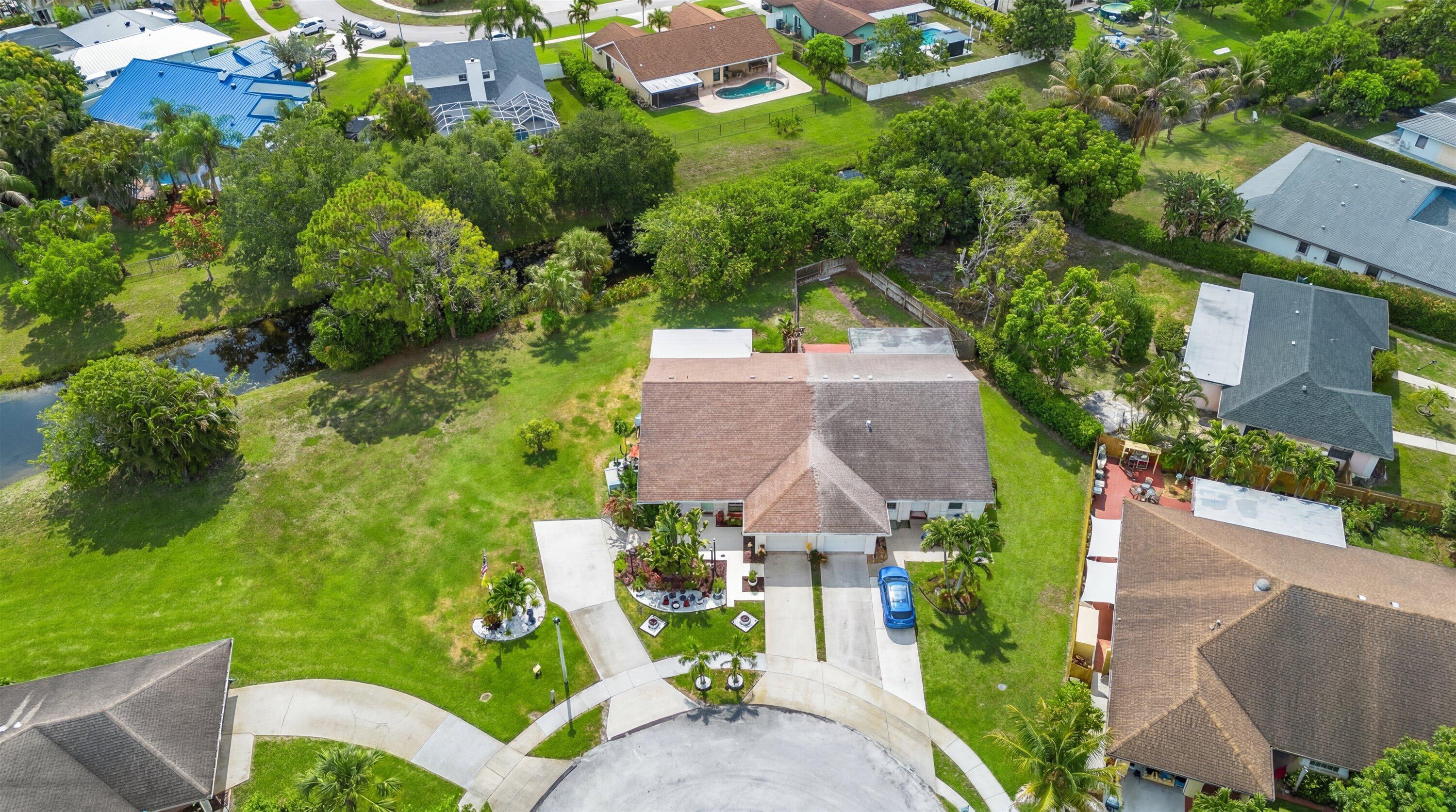 SOUTH SHORE 4 OF WELLINGTON - Residential