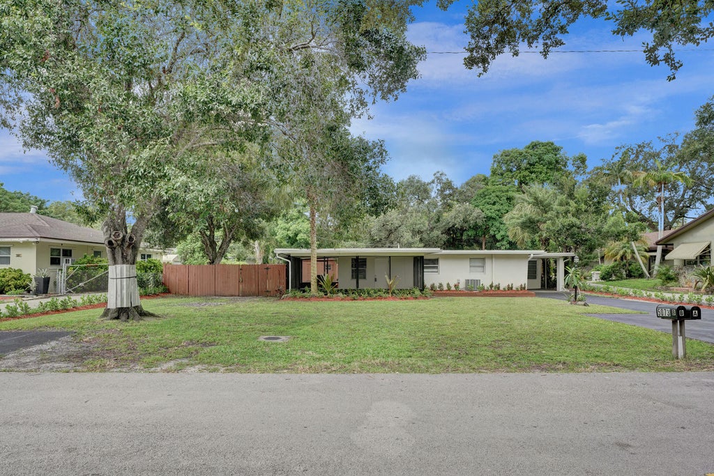 Photo of 5073 SW 28th Avenue, Dania Beach, FL 33312 (MLS # B26077573)