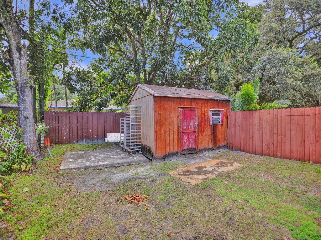 Photo of 5073 SW 28th Avenue, Dania Beach, FL 33312 (MLS # B26077573)