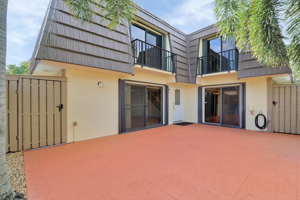 Photo of 416 4th Court, Palm Beach Gardens, FL 33410 (MLS # R11069197)