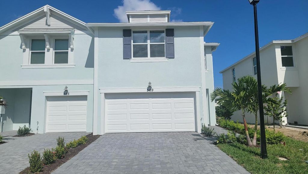 Photo of 569 Salisbury Circle, Fort Pierce, FL 34982 (MLS # R11139206)