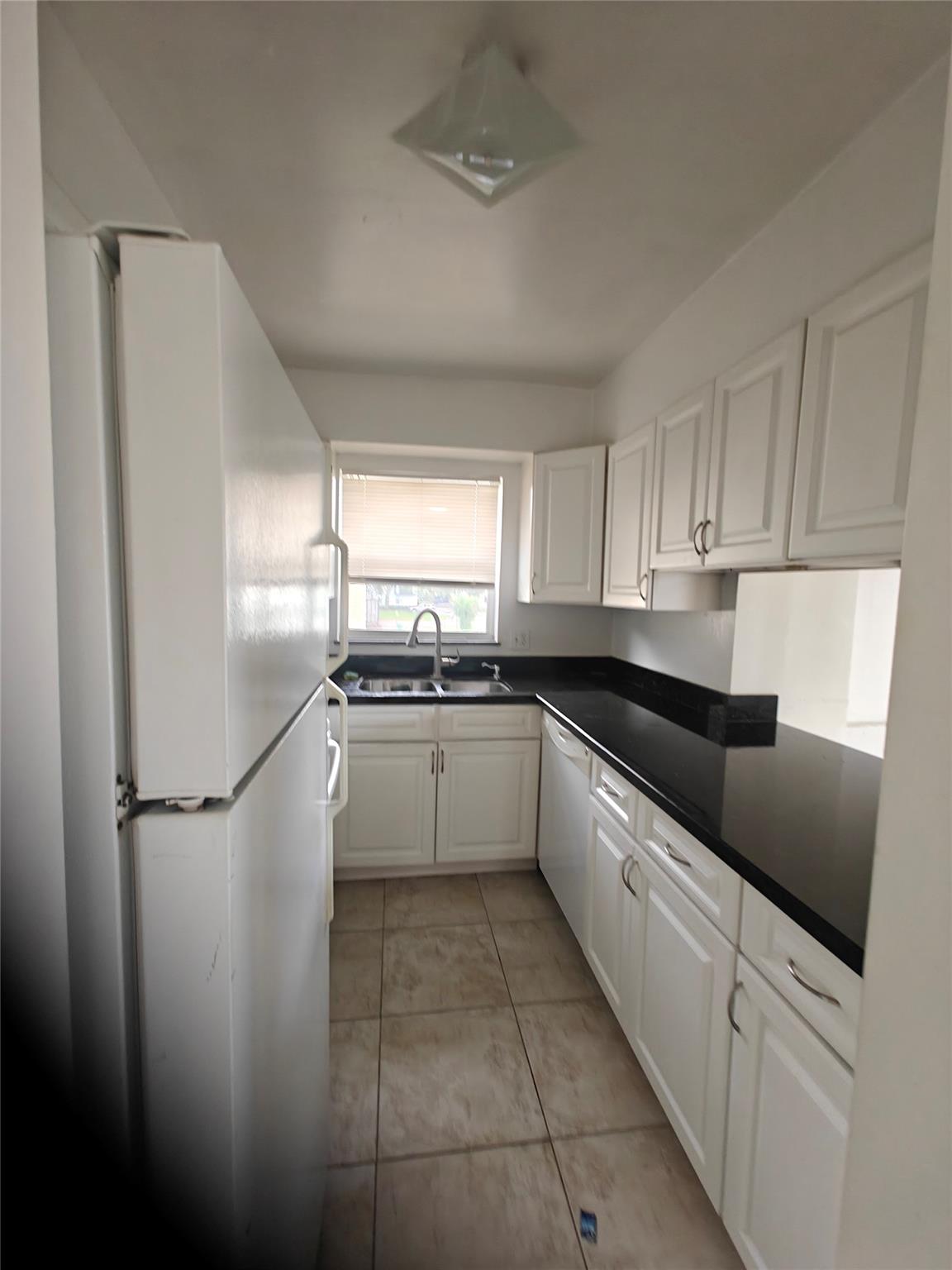 FOREST VILLAS CONDO - Residential Lease