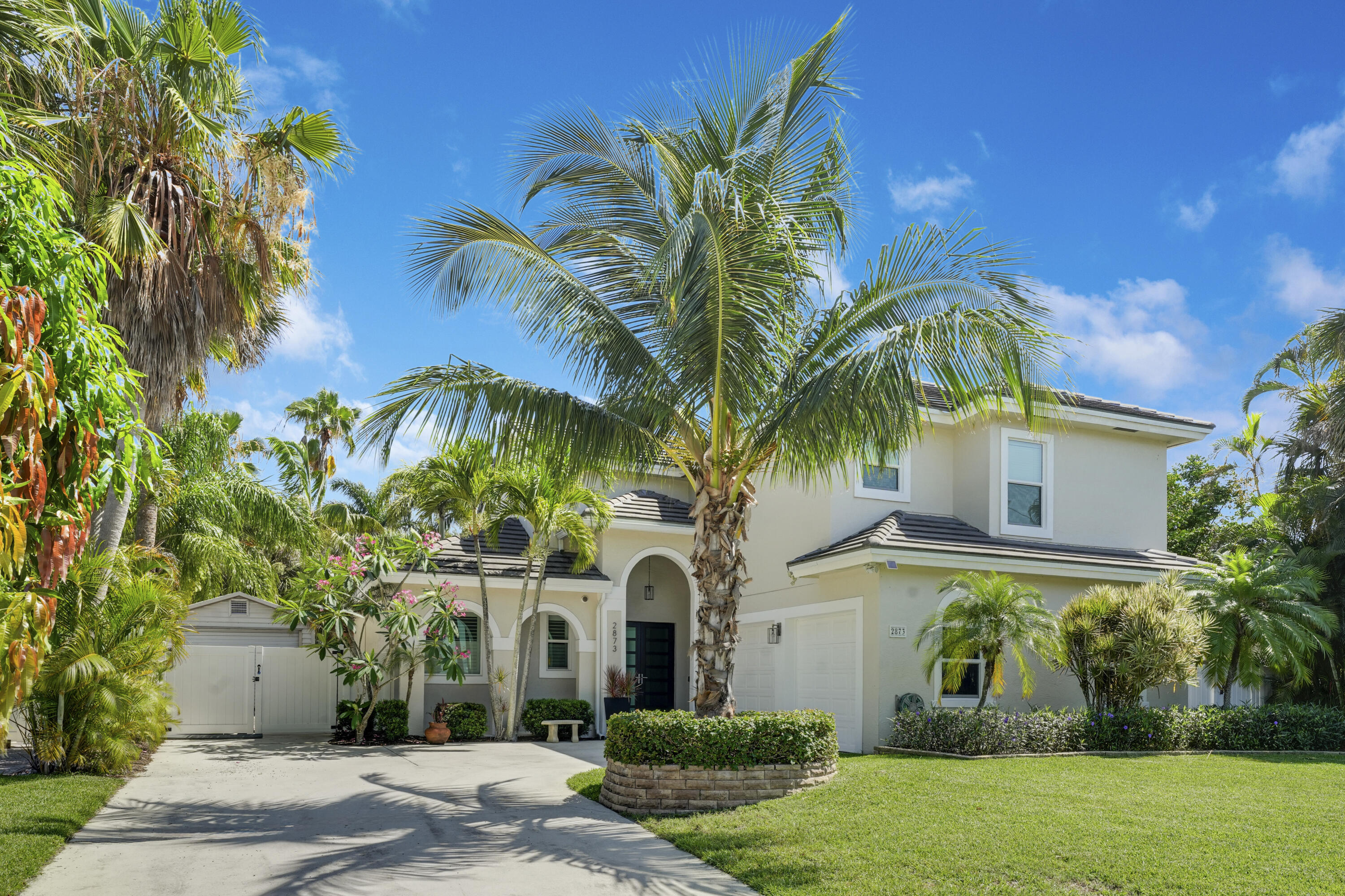2873 N Miller Drive, Palm Beach Gardens, FL, 33410/$1,800,000 1 2873 N Miller Drive