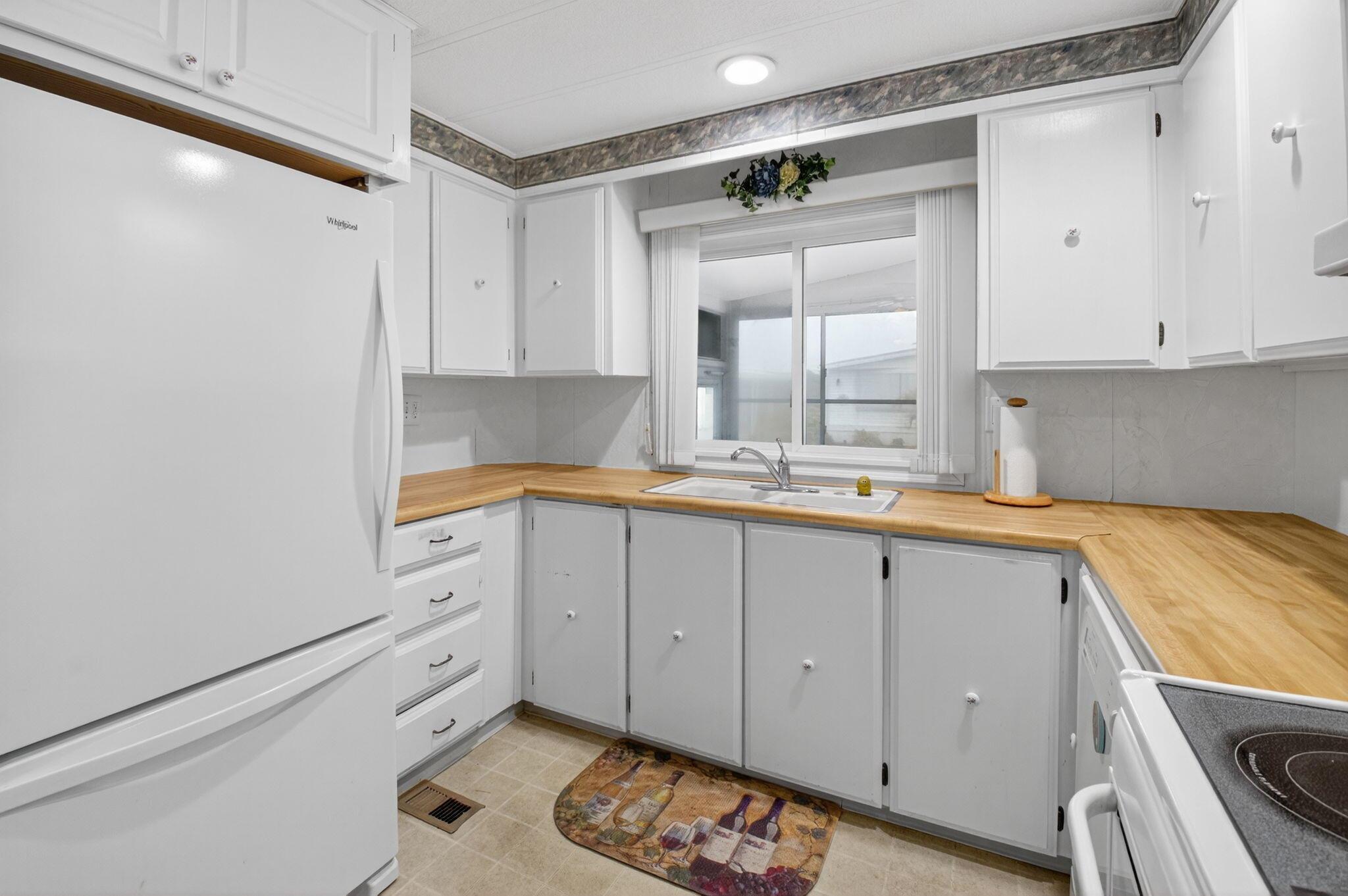 56010 Amparo Bay, Boynton Beach, FL, 33436/$119,000 3 56010 Amparo Bay