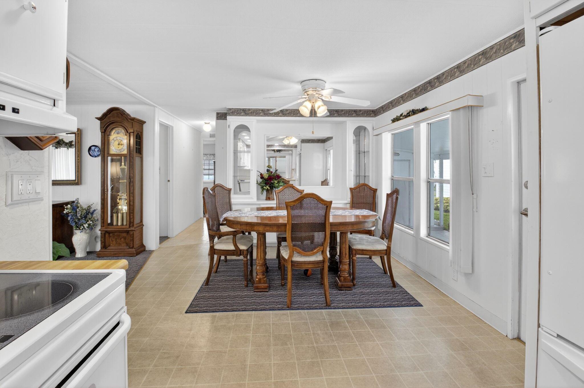 56010 Amparo Bay, Boynton Beach, FL, 33436/$119,000 4 56010 Amparo Bay