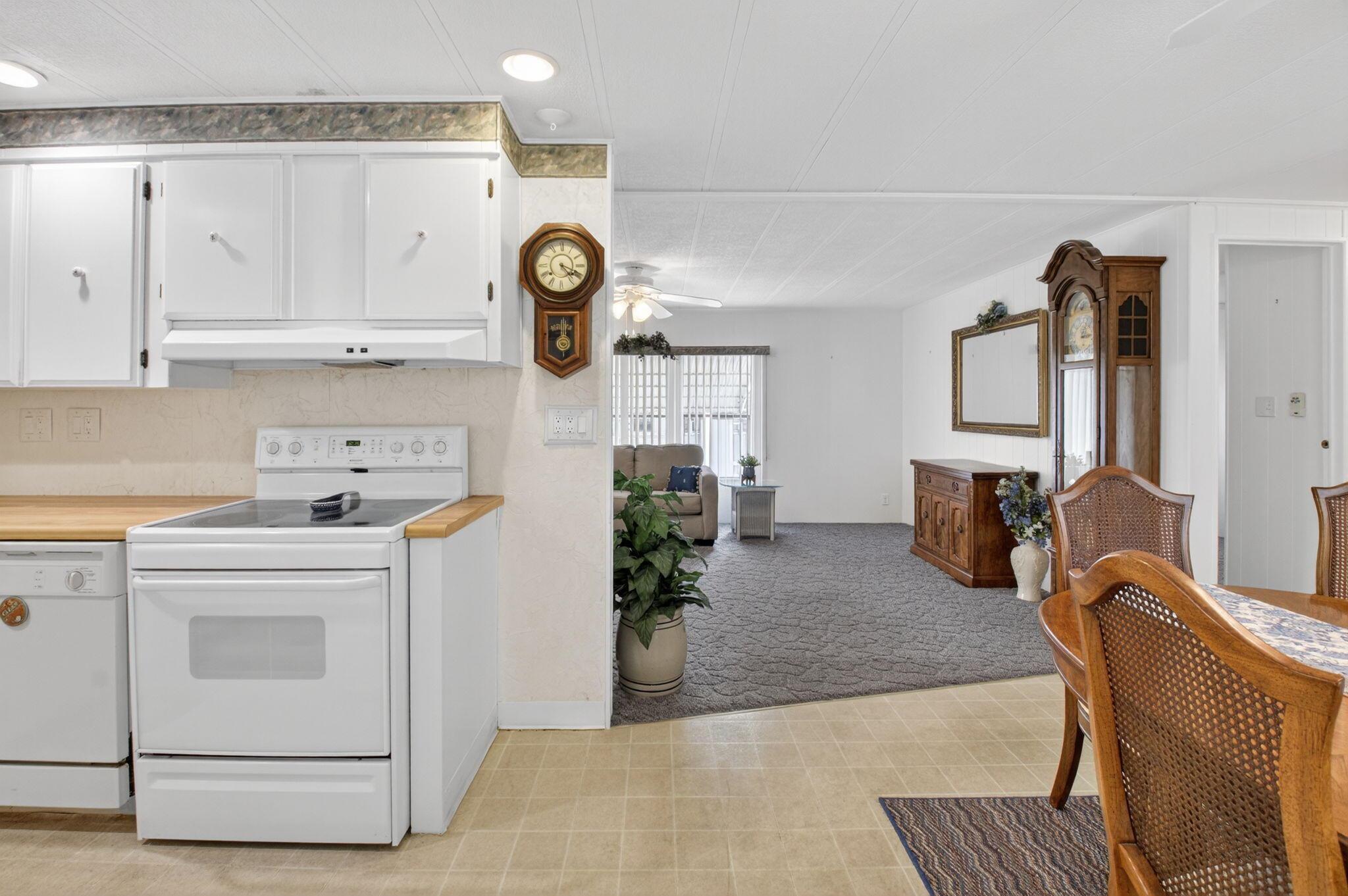 56010 Amparo Bay, Boynton Beach, FL, 33436/$119,000 1 56010 Amparo Bay