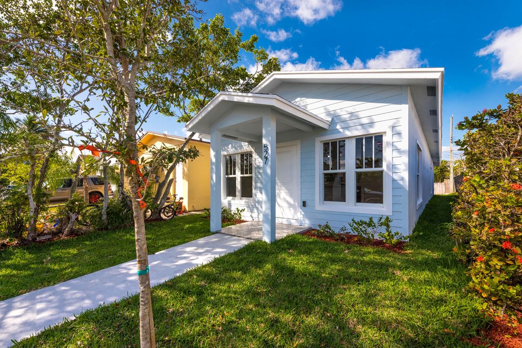 Photo of 527 N F Street, Lake Worth Beach, FL 33460 (MLS # R10970812)