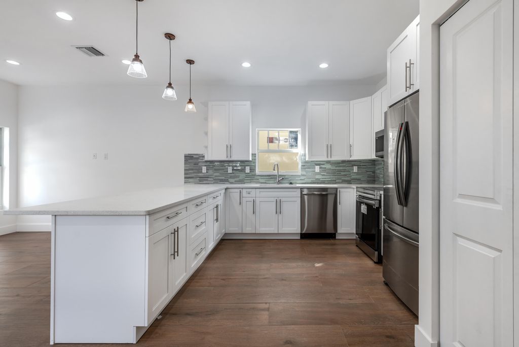 Photo of 527 N F Street, Lake Worth Beach, FL 33460 (MLS # R10970812)