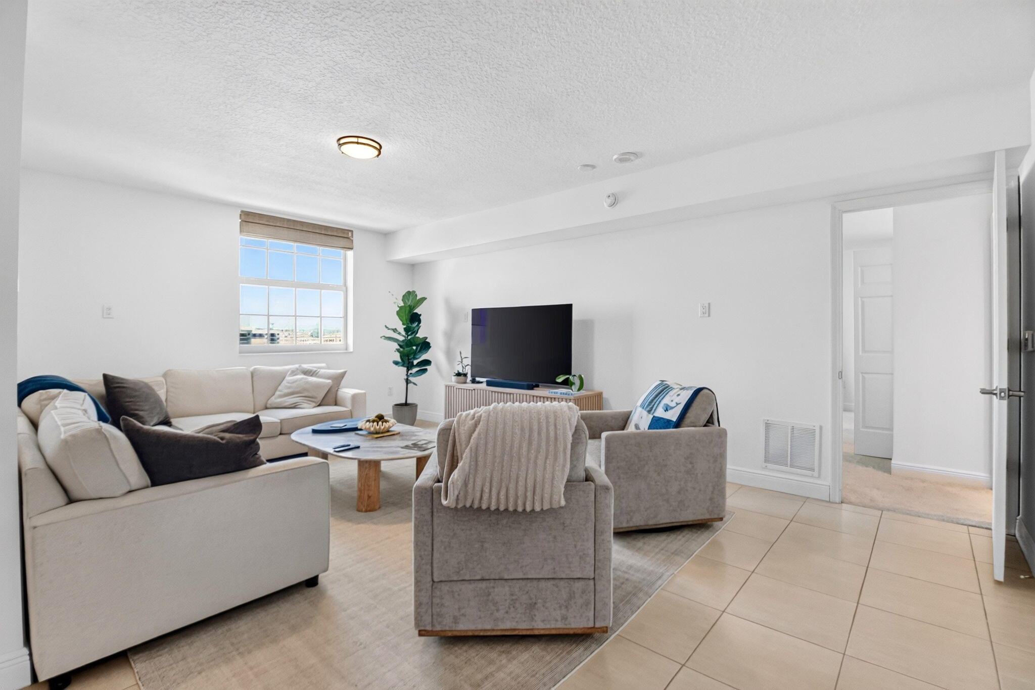 610 Clematis Street 700