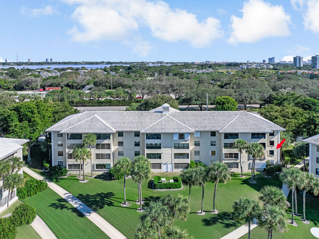 WHITEHALL VILLAGE - Residential