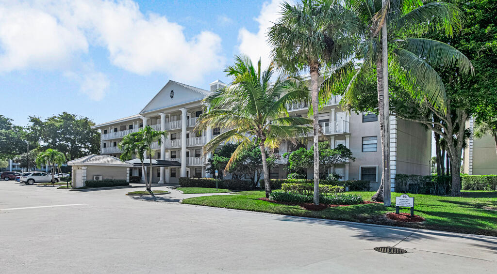 WHITEHALL VILLAGE - Residential