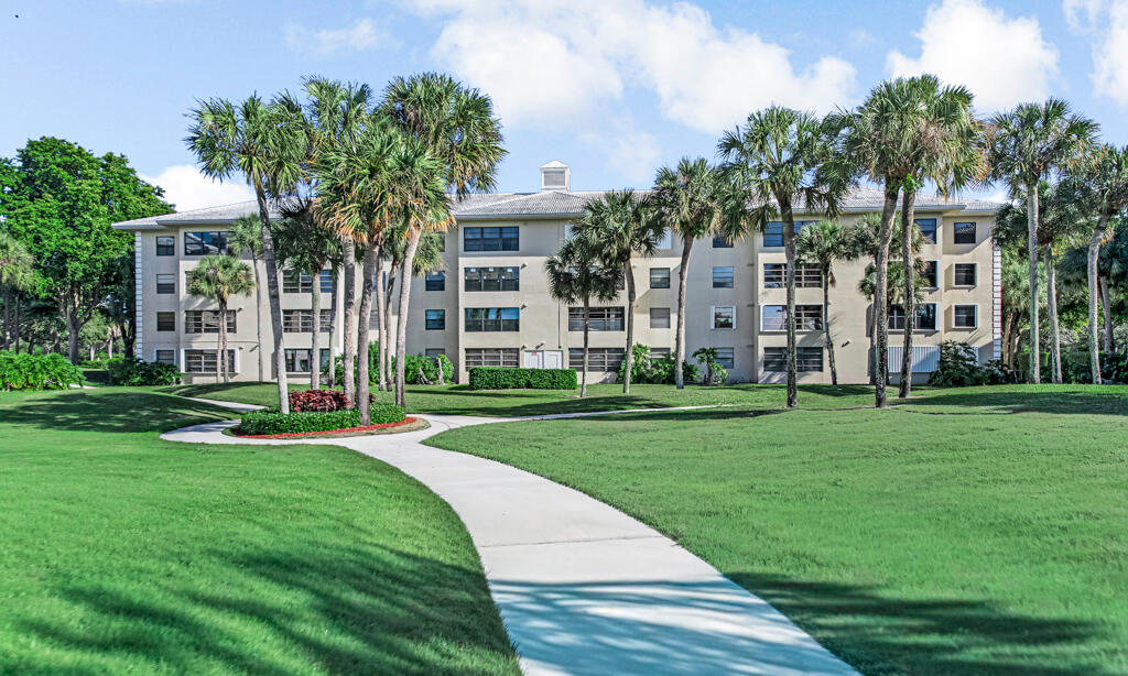 WHITEHALL VILLAGE - Residential