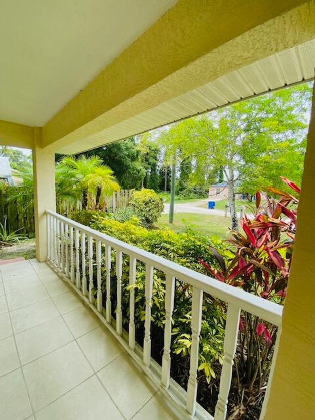 Photo of 1270 SW 11th Ct Court SW, Vero Beach, FL 32962 (MLS # R11094566)