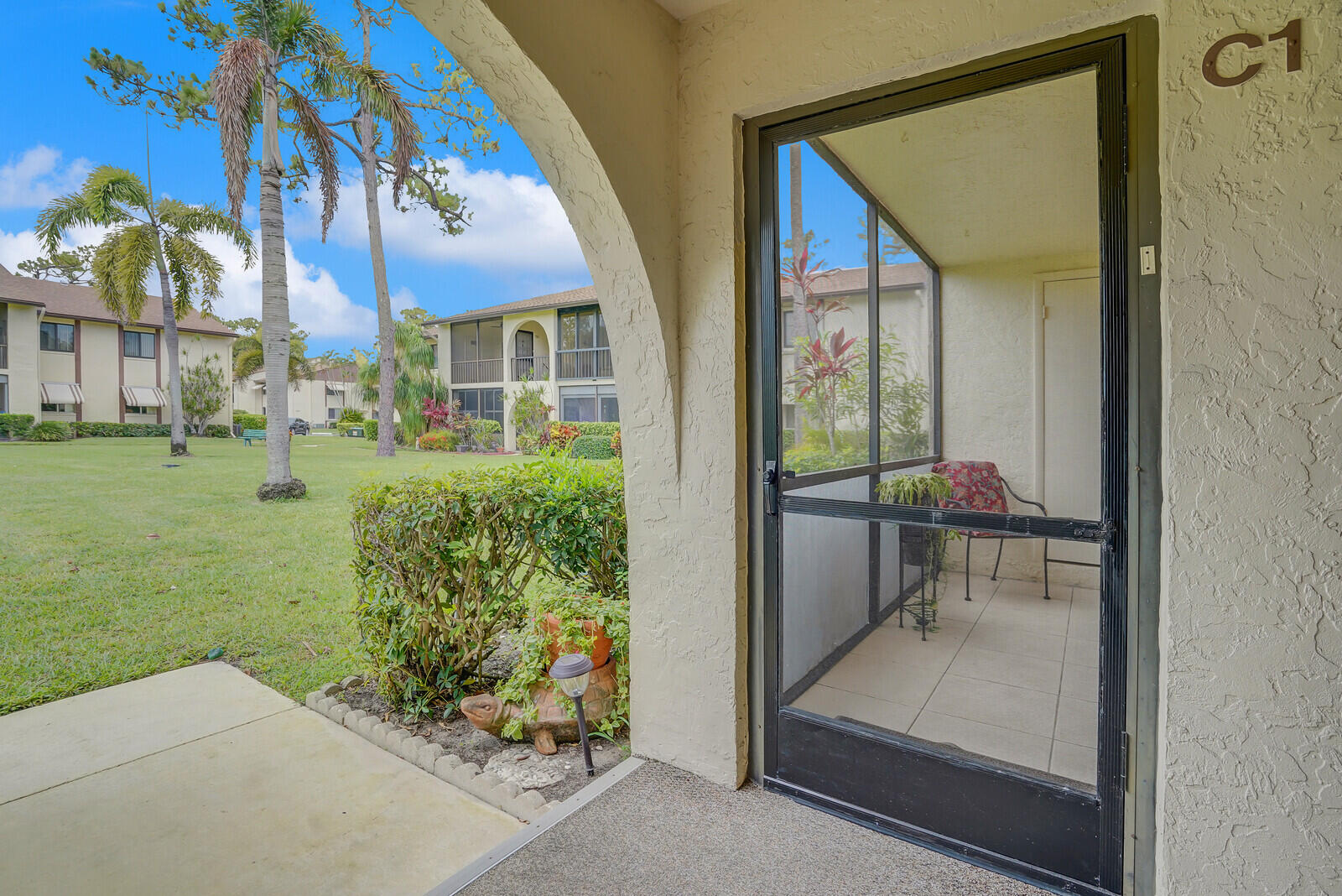 Properties 331 Knotty Pine Circle C-1