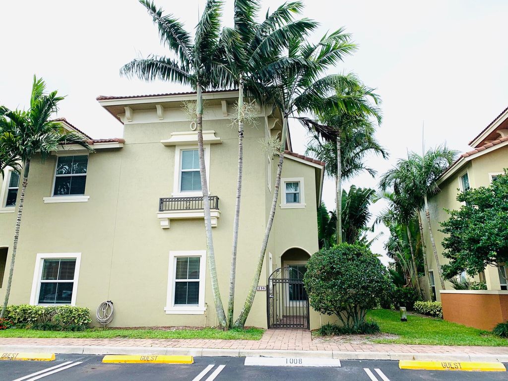 Photo of 298 Lake Monterey Circle, Boynton Beach, FL 33426 (MLS # R11019482)