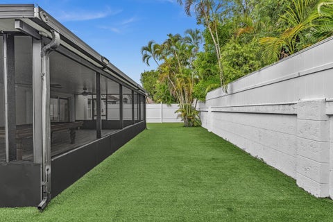 Tiny photo for 3307 SW 49TH Street, Hollywood, FL 33312 (MLS # B26082156)
