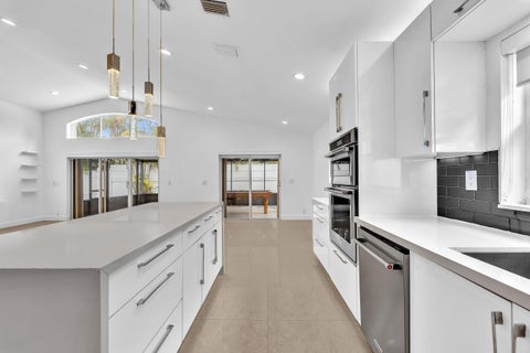 Tiny photo for 3307 SW 49TH Street, Hollywood, FL 33312 (MLS # B26082156)