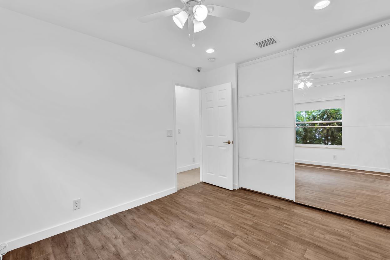 3307 SW 49TH Street