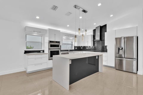 Tiny photo for 3307 SW 49TH Street, Hollywood, FL 33312 (MLS # B26082156)