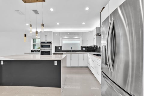 Tiny photo for 3307 SW 49TH Street, Hollywood, FL 33312 (MLS # B26082156)