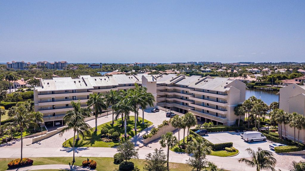 Photo of 16940 Bay Street N #N406, Jupiter, FL 33477 (MLS # R11160851)