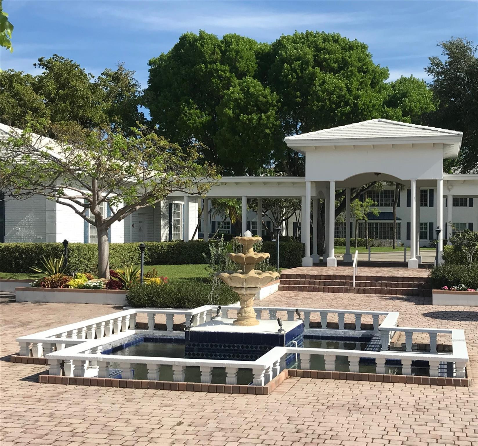 Imperial Point Colonnades - Residential