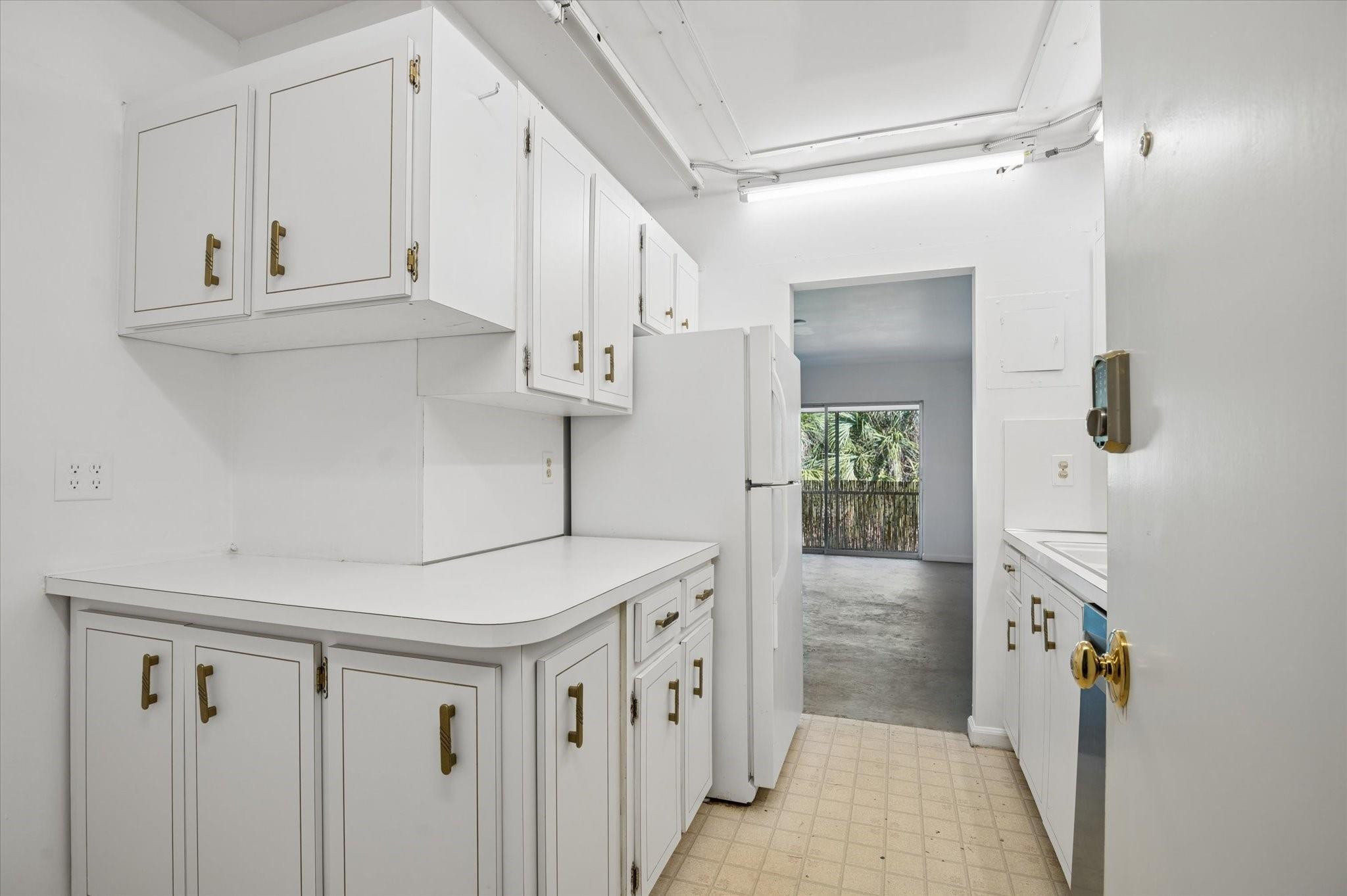 Imperial Point Colonnades - Residential